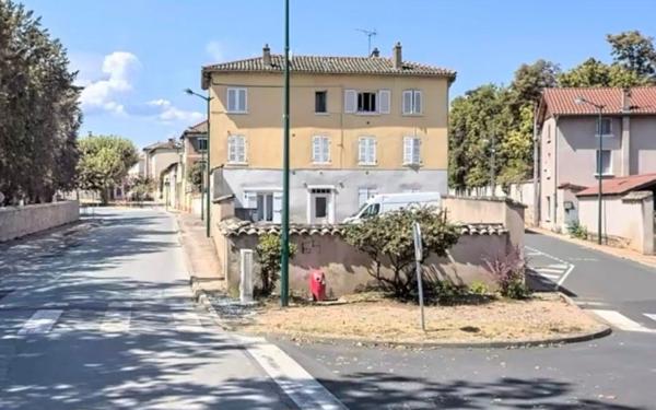 Immeuble à vendre    2 pièces •  Saint-Georges-de-Reneins