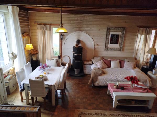 EXCLUSIVITE -PLEVIN- Charmante maison de 4 pièces sur sous-sol surélevé avec grand jardin arboré/paysager et plusieurs dépendances