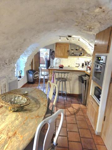 Découvrez ce mas rénové avec goût, niché au cœur de la campagne paisible de Montdardier.
Dans le hameau de Navas.
Véritable havre de paix, 3 entrées indépendantes, une première maison tout confort avec 4 chambres, 2eme maison tout confort avec 2 chambres (possible location), une chambre indépendante avec sde et wc, cet ensemble immobilier donne sur la cour avec également un accès différent à l'arrière.
L'eau, un trésor sur ce plateau calcaire, une réserve de 25 m3 a été installée et profite d'une faille calcaire pour récupérer les eaux de pluies, (pompe à eau installée et en fonctionnement).
Avec ses 210 m² habitables sur trois niveaux, cette demeure réunit dix pièces, dont six belles chambres. Le charme authentique se mêle à la modernité, garantissant confort et élégance. 
Les intérieurs confortables présentent de beaux séjours, deux cuisines conviviales, trois salles d'eau modernes, deux grands ateliers et de nombreuses caves pratiques. Les maisons sont en parfait état, équipées de menuiseries de belle qualité et d'un vitrage double performant. 
Entièrement rénovée, cette propriété offre un espace de vie hors du commun (voir schémas)
Chauffage bois (inserts et cheminée), climatisation réversible (chaud/froid), double vitrage, exposition sud.
Toiture bon état en partie refaite - habitable immédiatement (possible meublée en partie).
À l'extérieur, vous allez apprécier trois terrasses ombragées, offrant une vue dégagée sans vis-à-vis sur un terrain de 385 m²,
parfait pour profiter des beaux jours dans un cadre calme et ressourçant.
Assainissement collectif fiable. 
Le tout à seulement quelques minutes des commodités : écoles, commerces, et infrastructures routières, avec une taxe foncière avantageuse de 950€.

Ce mas est un véritable coup de cœur, prêt à accueillir ses nouveaux propriétaires sans travaux à prévoir.
Contactez Nathalie BRESSON pour plus d’informations - Mandat Exclusif -