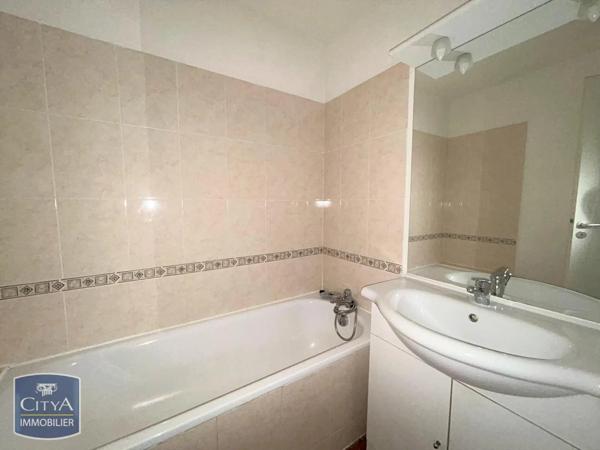 Appartement à louer 3 pièces 55.6m² Arles (13200)