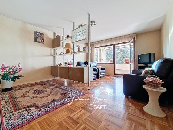 T3 traversant dans belle résidence arborée