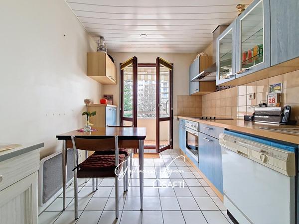 T3 traversant dans belle résidence arborée