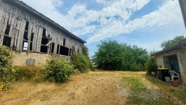 Maison ancienne 185 M2 avec garage, séchoir sur 5 000 M2