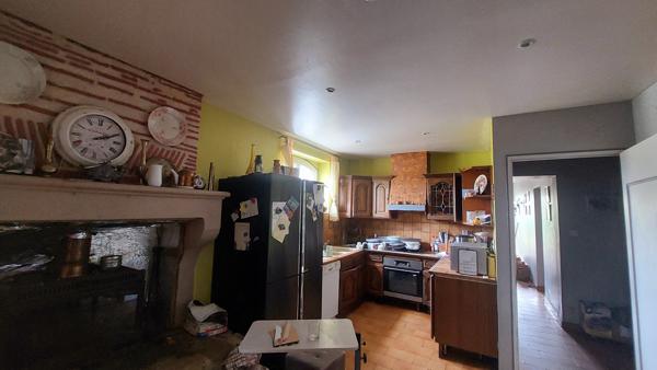 Maison ancienne 185 M2 avec garage, séchoir sur 5 000 M2