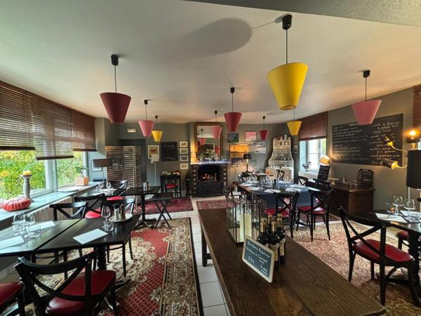 Joli restaurant traditionnel, clientèle fidèle