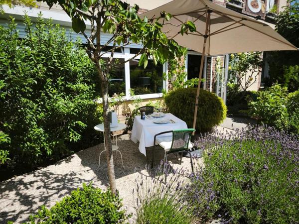 Joli restaurant traditionnel, clientèle fidèle