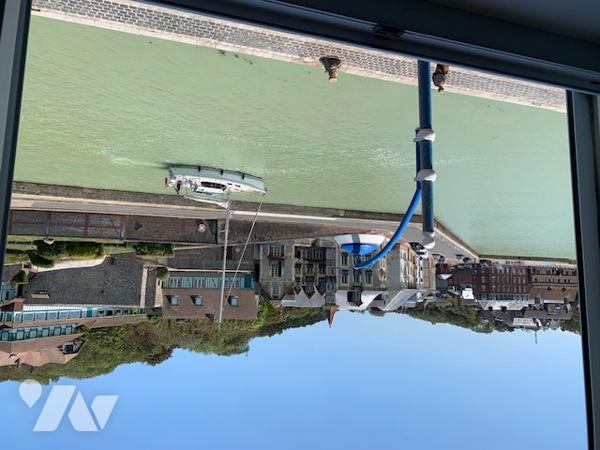 Maison de ville avec vue sur l'avant-port