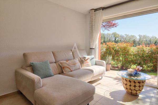 VILLA LUMINEUSE AU CALME DANS RESIDENCE SECURISEE AVEC PISCINE