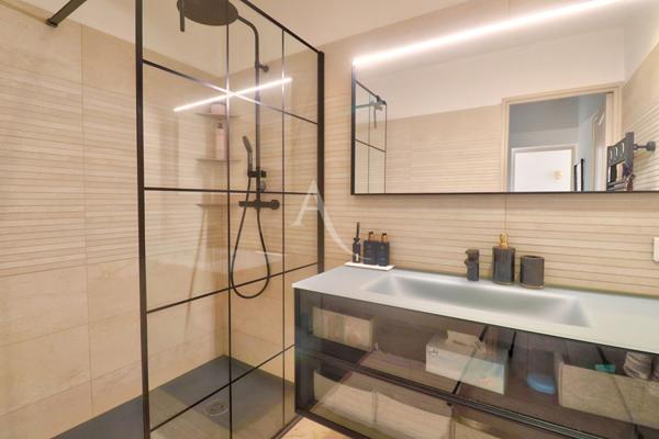 VILLA LUMINEUSE AU CALME DANS RESIDENCE SECURISEE AVEC PISCINE