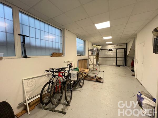 Maison Magny Les Hameaux 9 pièce(s) 261 m2