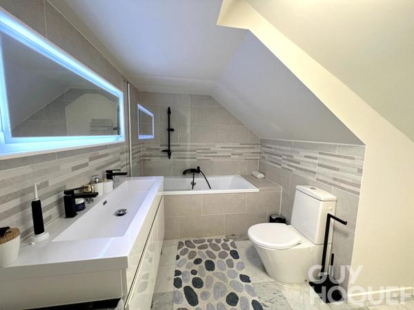 Maison Magny Les Hameaux 9 pièce(s) 261 m2