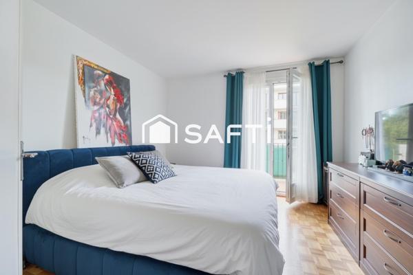 3 pièces en parfait état avec balcons, parking