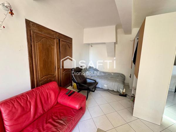 Studio avec terrasse, débarras et cave