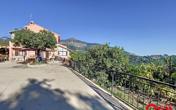 Maison à vendre    11 pièces • 515,62 m2 Sainte-Agnès