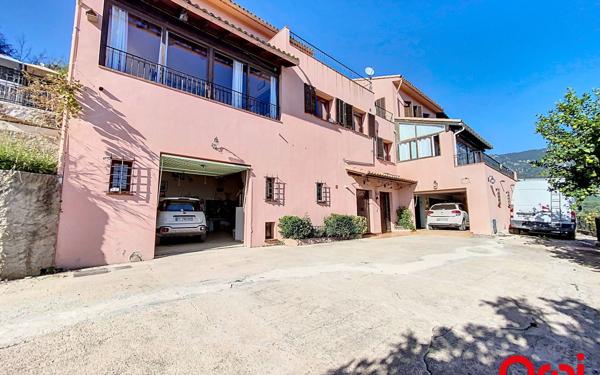 Maison à vendre    11 pièces • 515,62 m2 Sainte-Agnès