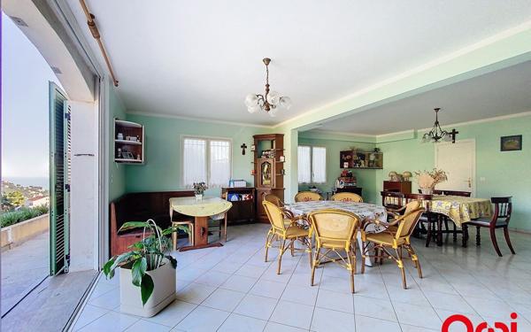 Maison à vendre    11 pièces • 515,62 m2 Sainte-Agnès