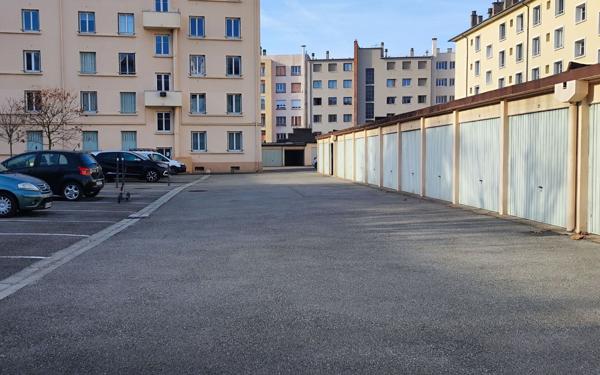 Stationnement à vendre    14 m2 Lyon 8