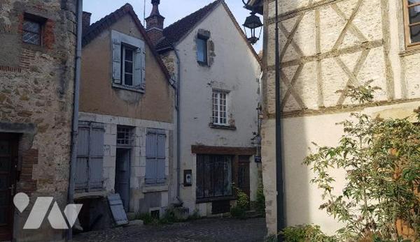 A VENDRE - A MENNETOU SUR CHER (41) - Maison à rénover - Au c?ur de la l'ancienne cité médiéval...
