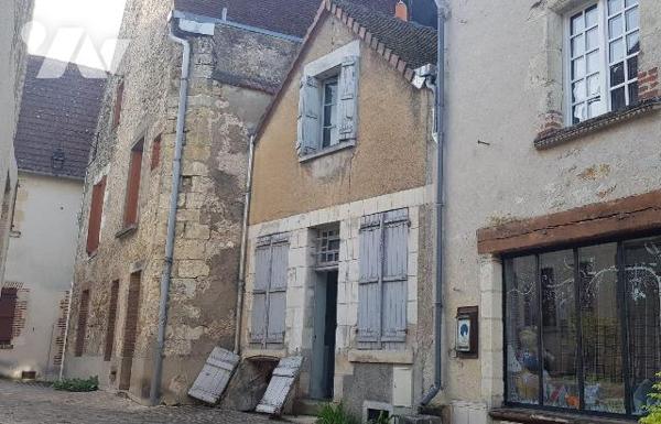A VENDRE - A MENNETOU SUR CHER (41) - Maison à rénover - Au c?ur de la l'ancienne cité médiéval...