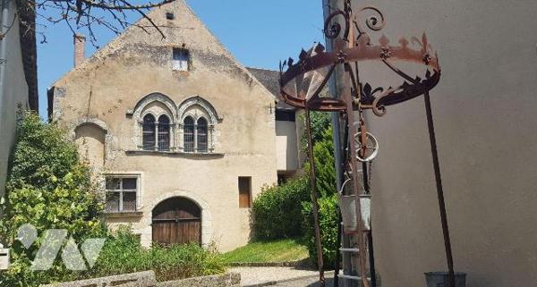 A VENDRE - A MENNETOU SUR CHER (41) - Maison à rénover - Au c?ur de la l'ancienne cité médiéval...