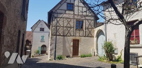 A VENDRE - A MENNETOU SUR CHER (41) - Maison à rénover - Au c?ur de la l'ancienne cité médiéval...