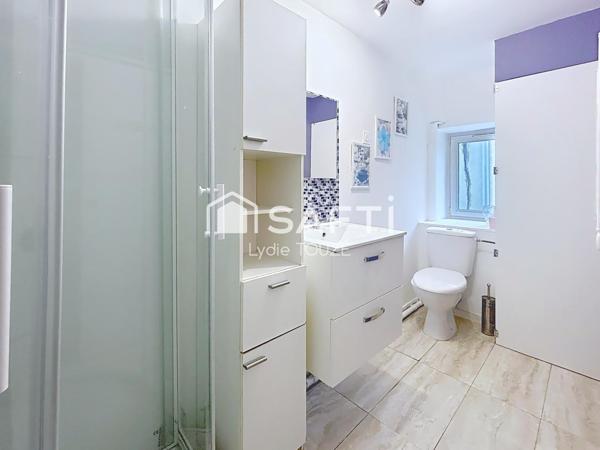 Immeuble - 3 appartements libres et meublés