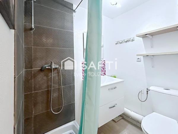 Immeuble - 3 appartements libres et meublés