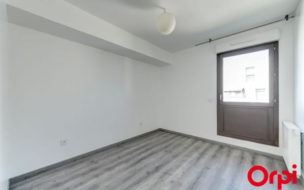 Appartement à vendre    3 pièces • 66,63 m2 Saint-Priest