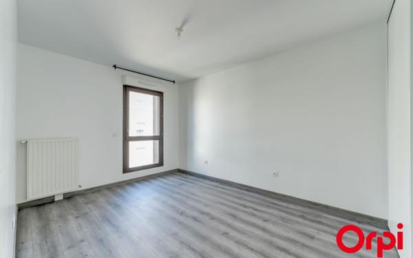 Appartement à vendre    3 pièces • 66,63 m2 Saint-Priest