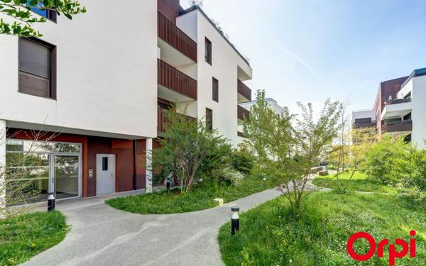 Appartement à vendre    3 pièces • 66,63 m2 Saint-Priest