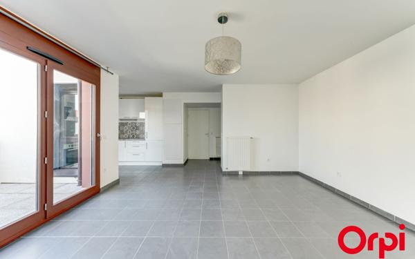 Appartement à vendre    3 pièces • 66,63 m2 Saint-Priest
