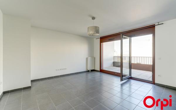 Appartement à vendre    3 pièces • 66,63 m2 Saint-Priest
