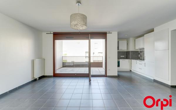 Appartement à vendre    3 pièces • 66,63 m2 Saint-Priest
