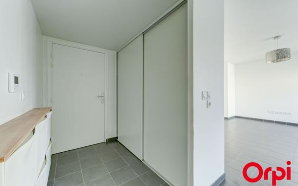 Appartement à vendre    3 pièces • 66,63 m2 Saint-Priest