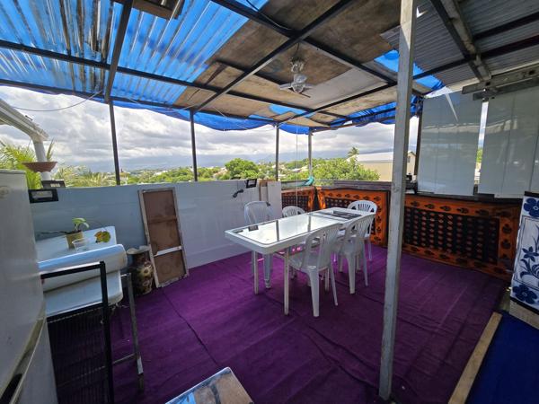 🏠 PÉPITE À BASSE TERRE : Potentiel XXL & Vue Montagne !