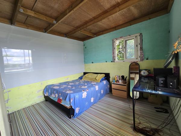 🏠 PÉPITE À BASSE TERRE : Potentiel XXL & Vue Montagne !