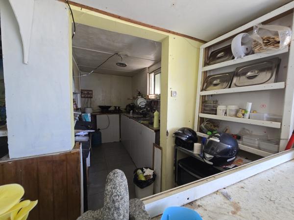 🏠 PÉPITE À BASSE TERRE : Potentiel XXL & Vue Montagne !