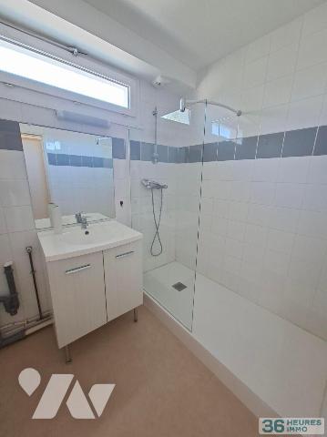 dans rue très calme - Appartement au 3eme et dernier étage - petite copropriété - sans syndic
...