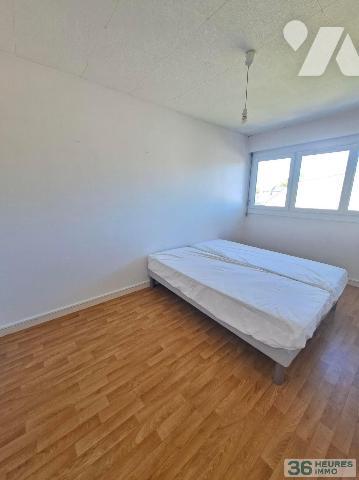 dans rue très calme - Appartement au 3eme et dernier étage - petite copropriété - sans syndic
...