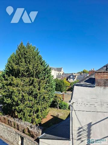 dans rue très calme - Appartement au 3eme et dernier étage - petite copropriété - sans syndic
...