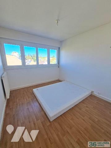 dans rue très calme - Appartement au 3eme et dernier étage - petite copropriété - sans syndic
...