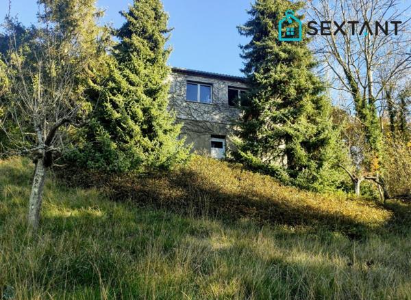 Garage d'environ 106m2 à Cherisy