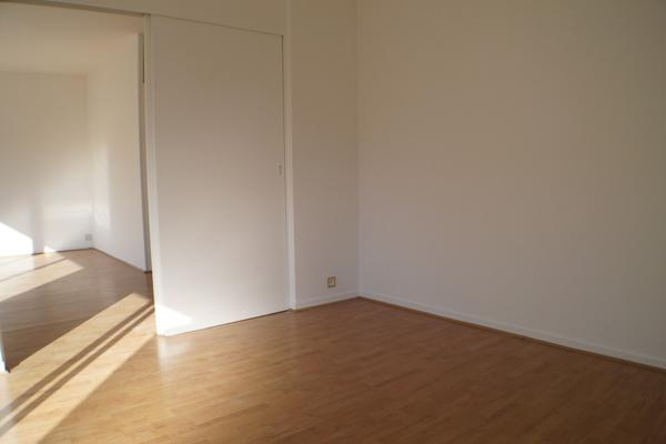 CAMBRONNE BEAU 2 PIECES AU 2 EME ASCENSEUR GRAND BALCON ET PARKING