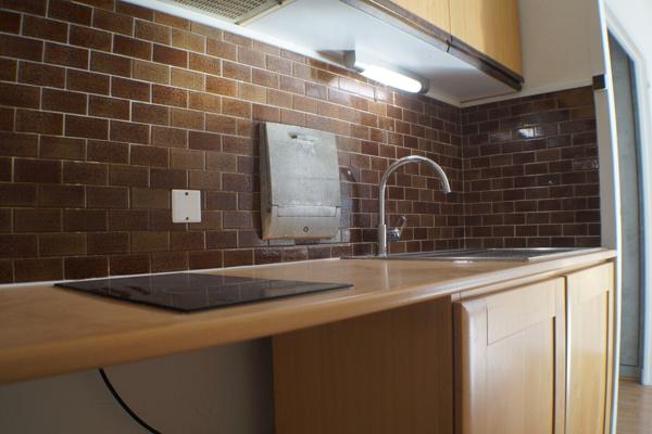 CAMBRONNE BEAU 2 PIECES AU 2 EME ASCENSEUR GRAND BALCON ET PARKING