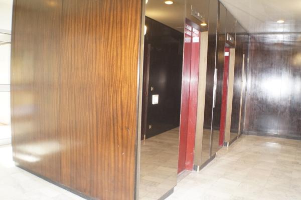 CAMBRONNE BEAU 2 PIECES AU 2 EME ASCENSEUR GRAND BALCON ET PARKING