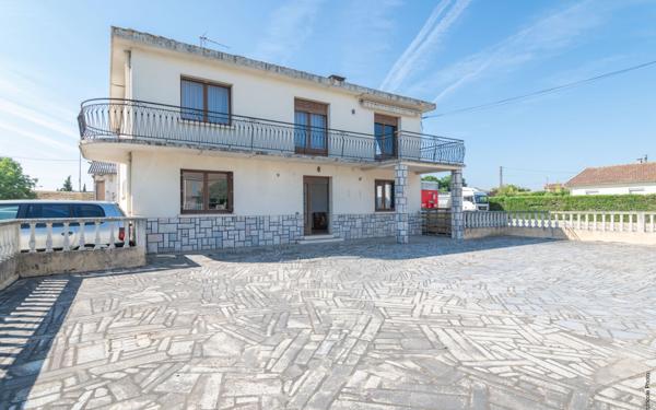 Immeuble à vendre    4 pièces • 175 m2 Aucamville