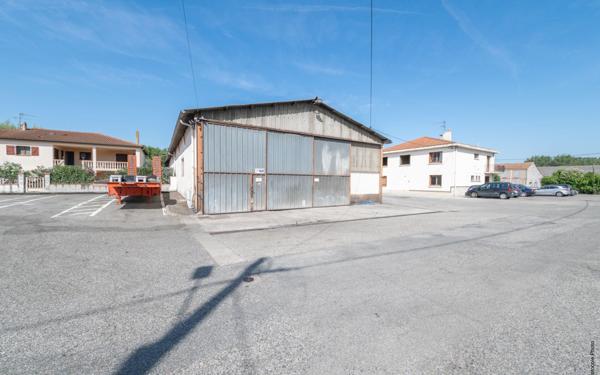Immeuble à vendre    4 pièces • 175 m2 Aucamville