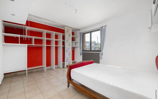 Immeuble à vendre    4 pièces • 175 m2 Aucamville