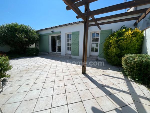 Maison 5 pièces avec un studio au BOIS PLAGE EN RE (17580)