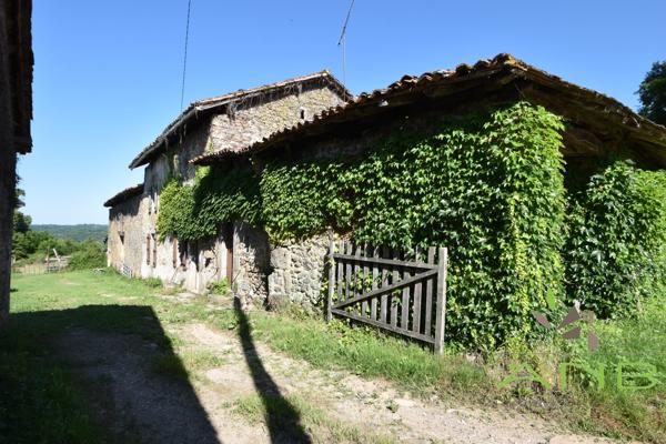 Propriété à rénover à Busserolles 24360